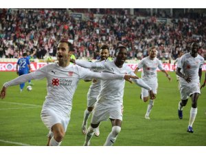 UEFA Avrupa Konferans Ligi: Sivasspor: 1 - Dinamo Batumi: 1 (Maç sonucu)