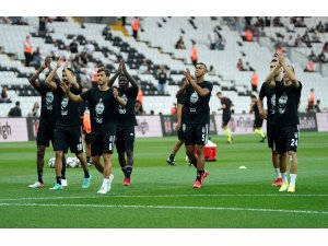 Beşiktaşlı futbolcular, Süleyman Seba tişörtüyle sahada