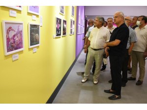 Eski Bakan Sağlar’dan ’Ada Modern Sanat Galerisi’ne tam not