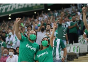 Bursaspor 523 gün sonra taraftarıyla buluştu