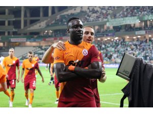 Süper Lig: Giresunspor: 0 - Galatasaray: 2 (İlk yarı)