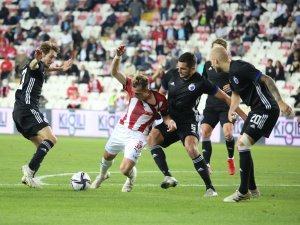 UEFA Avrupa Konferans Ligi: Sivasspor: 0 - Kopenhag: 0 (İlk yarı)