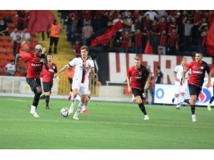 Süper Lig: Gaziantep FK: 0 - Beşiktaş: 0 (Maç devam ediyor)