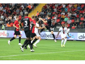 Süper Lig: Gaziantep FK: 0 - Beşiktaş: 0 (İlk yarı)