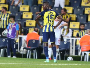 Tribünlerden Samatta’ya tepki