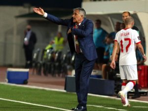 Şenol Güneş: "Hollanda maçından avantajlı dönmek istiyoruz"