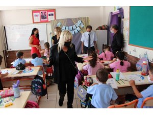 Marmaris’te öğrenciler okullarına, öğretmenler öğrencilerine kavuştu