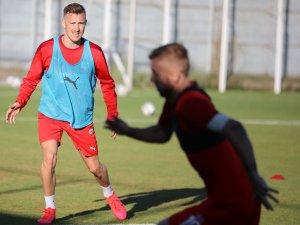 Sivasspor’un yeni transferi Fredrik Ulvestad ilk idmanına çıktı