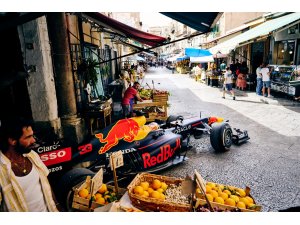 Max Verstappen, İtalya GP öncesinde Palermo sokaklarında gezintiye çıktı