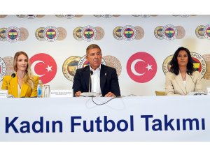 Fenerbahçe Kadın Futbol Takımı’nın imza tören gerçekleştirildi