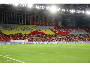 Süper Lig: Göztepe: 0 - Medipol Başakşehir: 1 (İlk yarı)