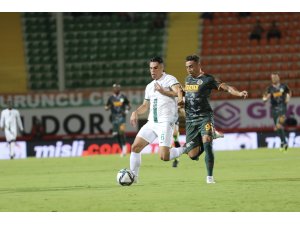 Süper Lig: Alanyaspor: 1 - GZT Giresunspor: 0 (İlk yarı)