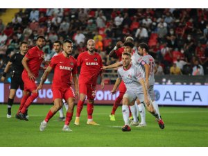 Süper Lig: Gaziantep FK: 0 - FTA Antalyaspor: 0 (İlk yarı)