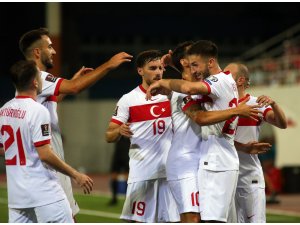 İşte spor yazarlarının milli takım yorumları!