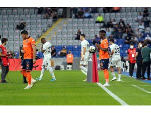 Süper Lig: Başakşehir: 1 - Fenerbahçe: 0 (Maç devam ediyor)