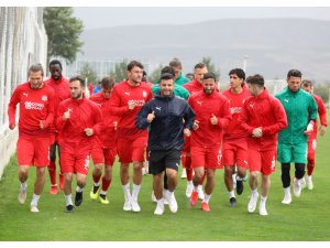 Sivasspor ara vermeden Karagümrük maçı hazırlıklarına başladı