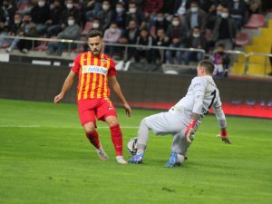 Süper Lig: Kayserispor: 2 - Galatasaray: 0 (İlk yarı)