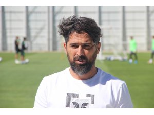 İlhan Palut: “Rakip kalecinin ekstra oyunu ve yediğimiz şanssız gol 1 puanla ayrılmamızın nedeniydi”