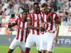 Sivasspor, İstanbul takımlarına yenilmiyor