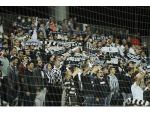 Süper Lig: Altay: 0 - Beşiktaş: 0 (ilk yarı)