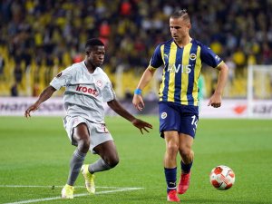 UEFA Avrupa Ligi: Fenerbahçe: 0 - Olympiakos: 1 (İlk yarı)