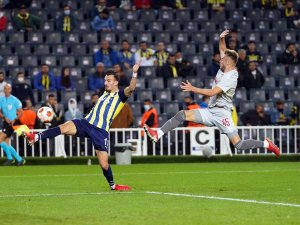 UEFA Avrupa Ligi: Fenerbahçe: 0 - Olympiakos: 3 (Maç sonucu)