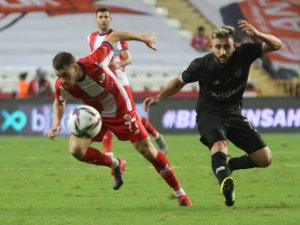 Süper Lig: FT Antalyaspor: 0 - Adana Demirspor: 1 (İlk yarı)