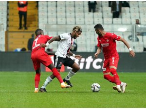 Süper Lig: Beşiktaş: 1 - DG Sivasspor: 0 (İlk yarı)