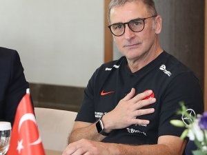 Kuntz: "Kapılar kimseye kapalı değil, kimsenin yeri de garanti değil"