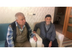 107 yaşındaki Osman dede, 40 yıldır kayıp olan oğluna kavuştu