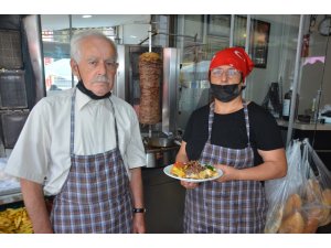 Babasından öğrendiği mesleği 38 yıldır devam ettiriyor