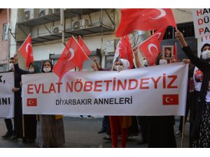 Diyarbakır annelerinden Hakkarili annelere destek