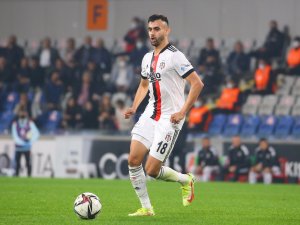 Süper Lig: Medipol Başakşehir: 1 - Beşiktaş: 0 (İlk yarı)