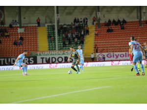 Süper Lig: Alanyaspor: 3 - Kayserispor: 2 (İlk yarı)