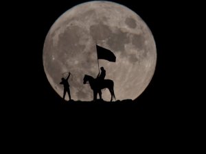 Fotoğraf tutkunları dolunayın en güzel halini görüntüledi