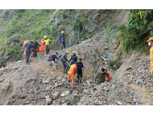 Nepal ve Hindistan’daki sel ve toprak kaymalarında 161 kişi öldü