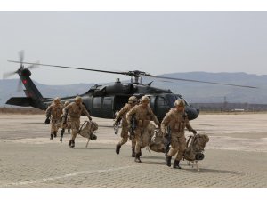 Tunceli’de teröristlerle çıkan çatışmada 1 asker şehit oldu