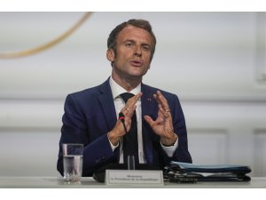 Macron, 100 euroluk enflasyon tazminatını "daha adil ve hedefli" olarak nitelendirdi