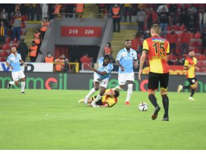 Süper Lig: Göztepe: 0 - Trabzonspor: 0 (İlk yarı)