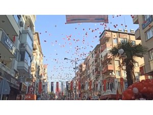 İzmir’de Cumhuriyet coşkusu: 5 bin balon aynı anda gökyüzüne bırakıldı