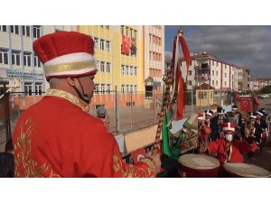 Tır üzerinde mehter takımlı "Cumhuriyet Bayramı" coşkusu