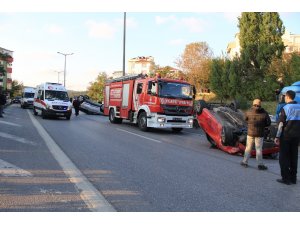 Kartal’da ilginç kaza, 2 araç aynı anda takla attı: 1 yaralı