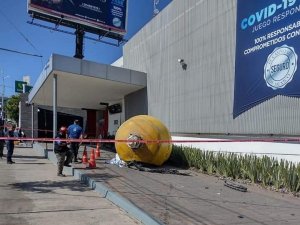 Meksika’da freni patlayan beton mikseri kırmızı ışıkta bekleyen araçları biçti: 1 ölü, 5 yaralı