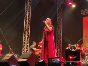 Kıraç konserinde insan seli yaşandı