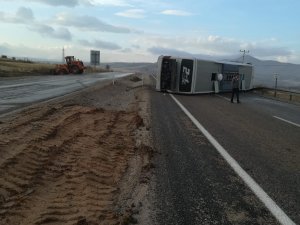 Kayseri’de yolcu otobüsü devrildi: 11 yaralı