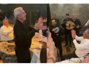 Aziz Yıldırım doğum gününde restoranda dans etti, şarkı söyledi