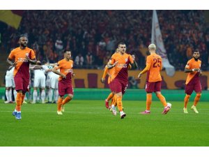 UEFA Avrupa Ligi: Galatasaray: 1 - Lokomotiv Moskova: 0 (İlk yarı)