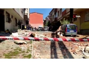 Sultangazi’de apartmanın çatı katında patlama