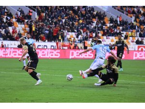 Spor Toto Süper Lig: Yeni Malatyaspor: 1 - Medipol Başakşehir: 3 (Maç sonucu)