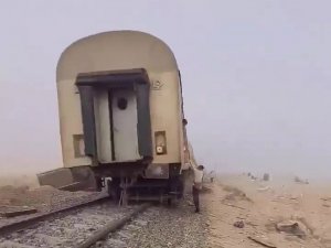 Mısır’da tren ve traktör çarpıştı : 1 ölü